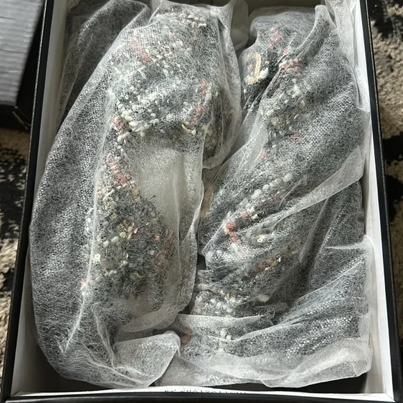 Brand new in box - Picture 5 of 5